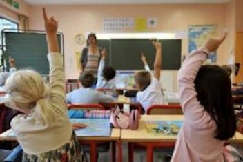 Des enfants dans une salle de classe