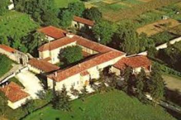 Batiment de l'ancien Carmel de Condom vu de haut